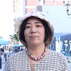 インタビューに答える西川先生