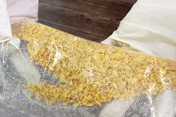 砕いたコーンフレーク